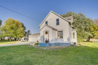 Image de January Discounts for family & pet friendly modern farmhouse!