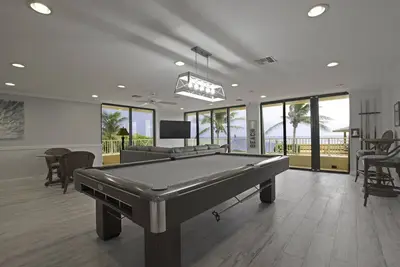 Image de Paradise Awaits at this Ocean Front Condo! Hutchinson Island, 90 day rental\n