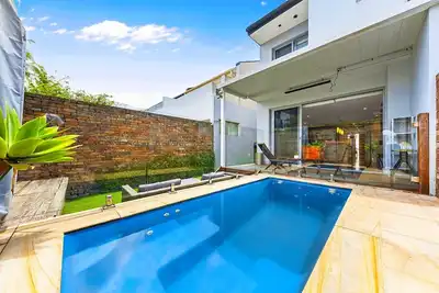 Image de Convenient 4br with Private Pool close to Airport