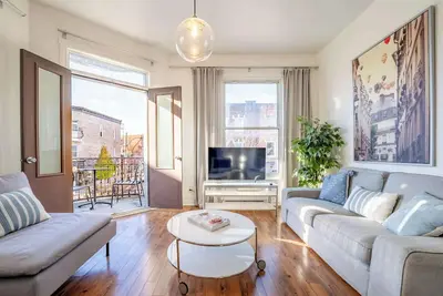 Image de Mont-Royal Stay | Balcony + Ac | Walk everywhere