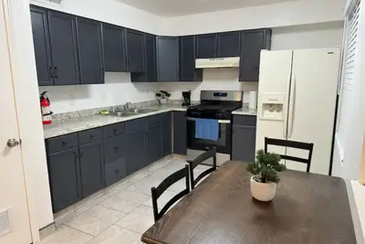 Image de Abq Spacious Apartment