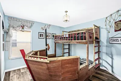 Dazzling 7br Villa with Pool & Game Room