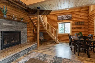 Image de 330 E Trail Road Cabin Secluded Mountain Getaway