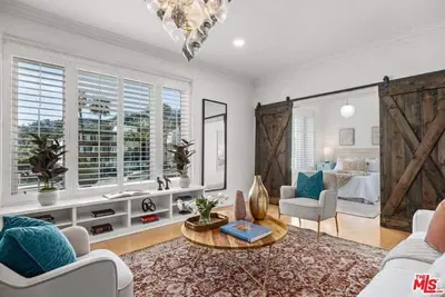 Image de Modern Luxury Meets Hollywood Glamour