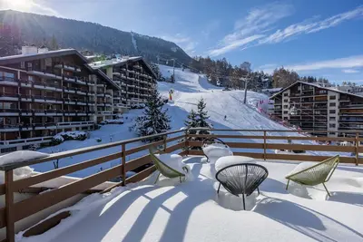 Image de Bel attique au pied des pistes de ski avec grande terrasse