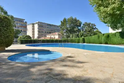 Image de 3p proche centre ville, piscine et vue mer