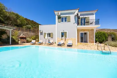 Image de Villa Kostis - Trois Chambres Villa, Couchages 6