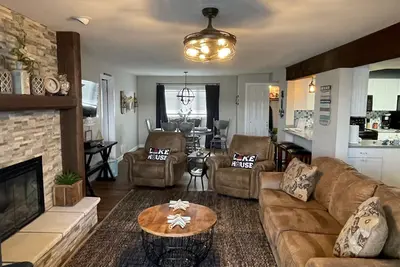 Image de Waterfront Condo w/ indoor & Outdoor Pools! Hot tub, sauna, playground, & more!