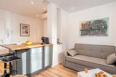 Image de Vieux Port et Palais 2 mns Cannes 3 pièces Rénové 2023 Olam Properties