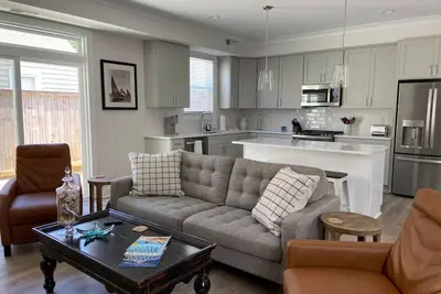 Image de Beach Breeze in the Heart of Vb Oceanfront