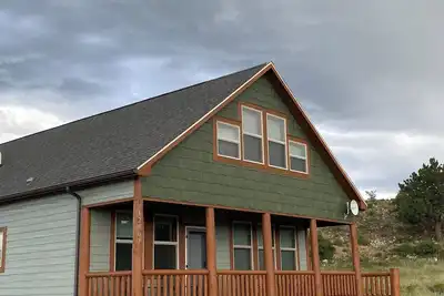 Image de Silver Trout Lodge, newer cabin with amazing views of Mt Princeton & Mt Antero. \n
