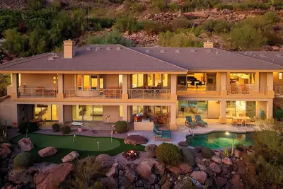 Image de 8br Exclusive Camelback Mansion w/ Mountain Views, Heated Pool, Spa & Theater
