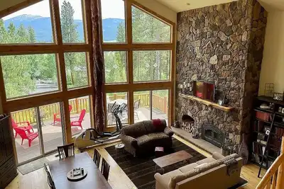 Image de Splendid and Comfortable Retreat in Meadows Valley. Views of Brundage Mountain.