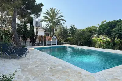 Image de Stylish Spanish villa with sweeping views and private pool, minutes to Arenal.