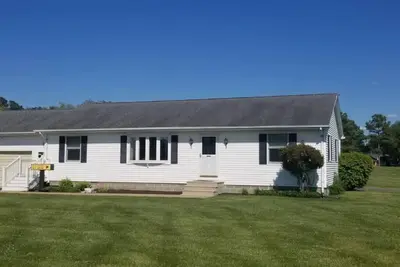 Image de Cozy three bedroom home in the heart of Rock Hall, Md!