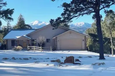 Image de Mountain Haven- Close to Town, Serene Forest Vibes