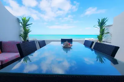 Image de Oceanfront Sunset Oasis Nassau \n2 min walk to beach ⛱️