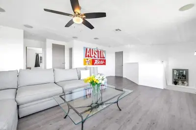 Image de Huge Home Close to Dt, Airport, Rainey