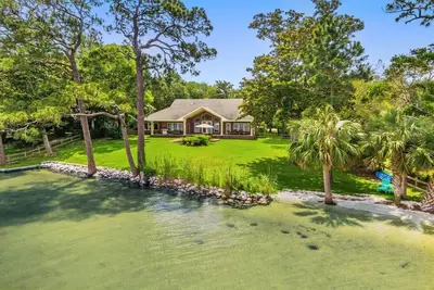 Image de Waterfront Home on the Bayou, Pet Friendly