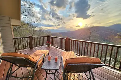 Image de Eagle Ridge Overlook-Hot Tub-Fireplace- Amazing View