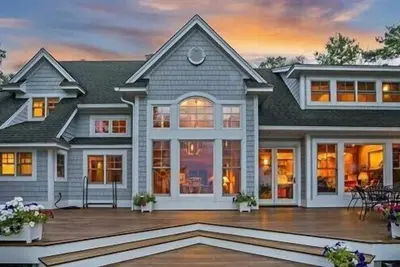 Image de Beautiful Lake Michigan Home