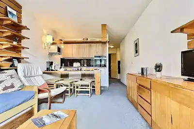 Image de 2 pièces spacieux pour 5 personnes situé au pied des pistes de \"la Daille\" et proche des commerces.