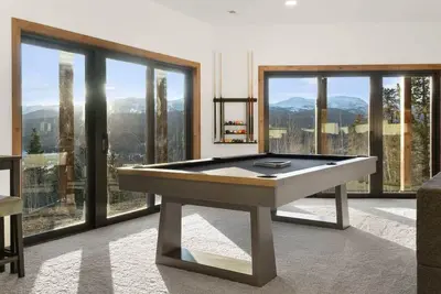 Image de 3br+Loft Modern Mountain Retreat w/Hot Tub
