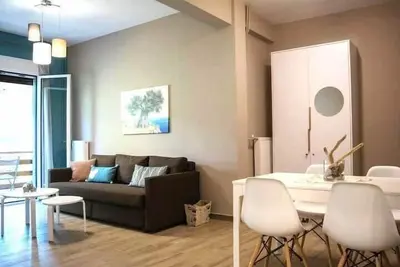 Chic and Minimal apartment close to Thissio Metro