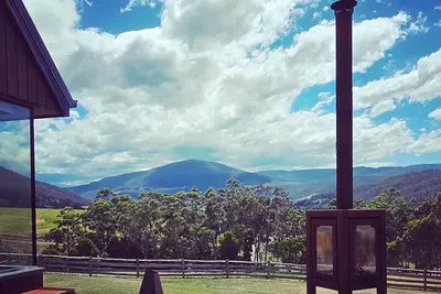 Image de Appledore - Cabin in the Valley