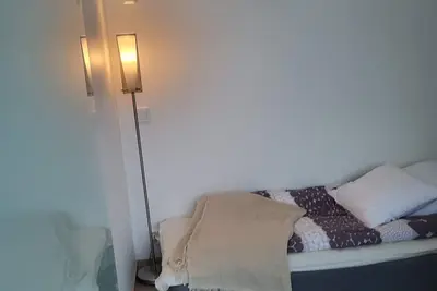 Image de Avara ja kaunis kaksio saunalla Rovaniemen keskustassa.