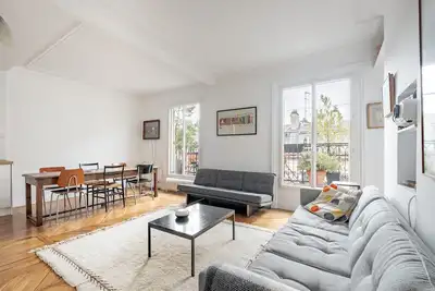 Spire View, by Veeve