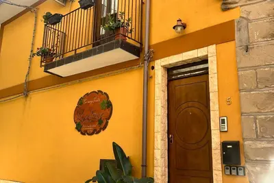 Image de Casa Vacanze \"Antico Borgo A Due Passi Dalle Gole Alcantara\" Appartamento Ulivo