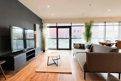 Image de Lovely Spacious Apartment with Hydro & Secc
