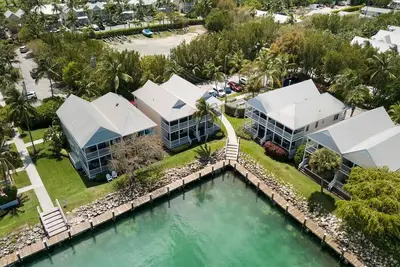 Image de Harbor Village Home with Boat Dockage: Canalside 3br\/2. 5ba Cottage 7061