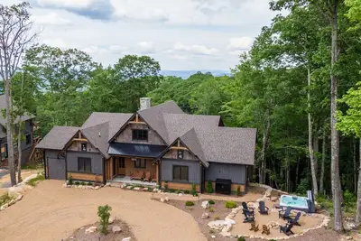 Image de On Eagle's Wings at Eagles Nest - New build, near Winery, new hot tub!