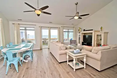 Image de Blondie East, Oceanfront Duplex in Emerald Isle, Nc!