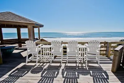 Image de Beach Dreams East, Oceanfront Duplex in Emerald Isle, Nc!
