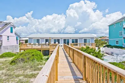 Image de Beach Music, Oceanfront House in Emerald Isle, Nc!