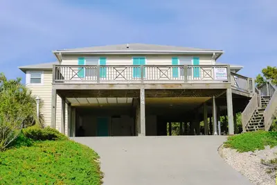 Image de Beachy Keen, Almost Oceanfront House in Emerald Isle, Nc!