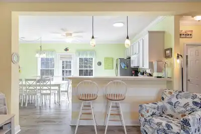 Image de Beerelaxed, Soundside House in Emerald Isle, Nc!