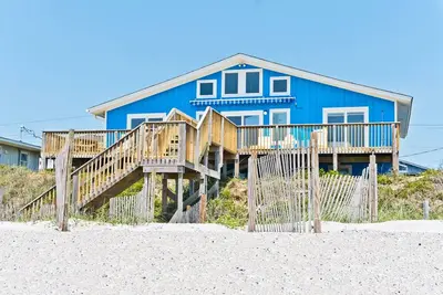 Image de Blue Heaven, Oceanfront House in Emerald Isle, Nc!