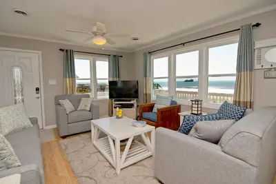 Image de Blue Heron East, Oceanfront Duplex in Emerald Isle, Nc!