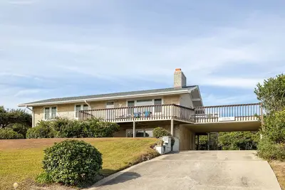 Image de The Griffin House, Almost Oceanfront House in Pine Knoll Shores, Nc!