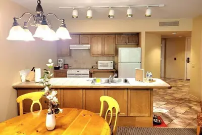 Image de A lovely two-bedroom condo in Carriage Hills sleeps 8 persons