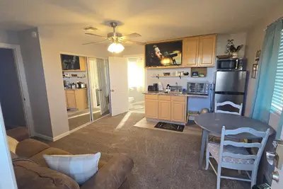 Image de Eagar Hot Tub Getaway. Sleeps 4. Starlink Internet.