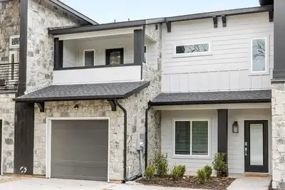 Image de New Construction 4 Br - Luxurious Townhouse!