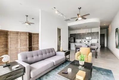 Image de City Views! King Bed with additional Loft bedroom