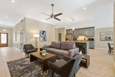 Image de Lulu Living: 4-Bedroom Luxe Sanctuary