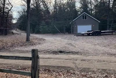 Image de Lake Front cabin on Orv trail head! 5 mins from AuSable River pets welcome!