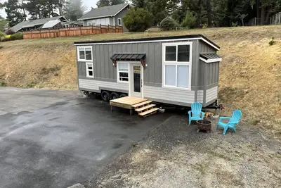 Image de Delightful Tiny Home w/ indoor Fire Place
